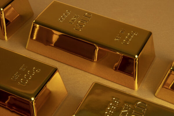 Global Gold Prices Surge Amid Economic Uncertainty