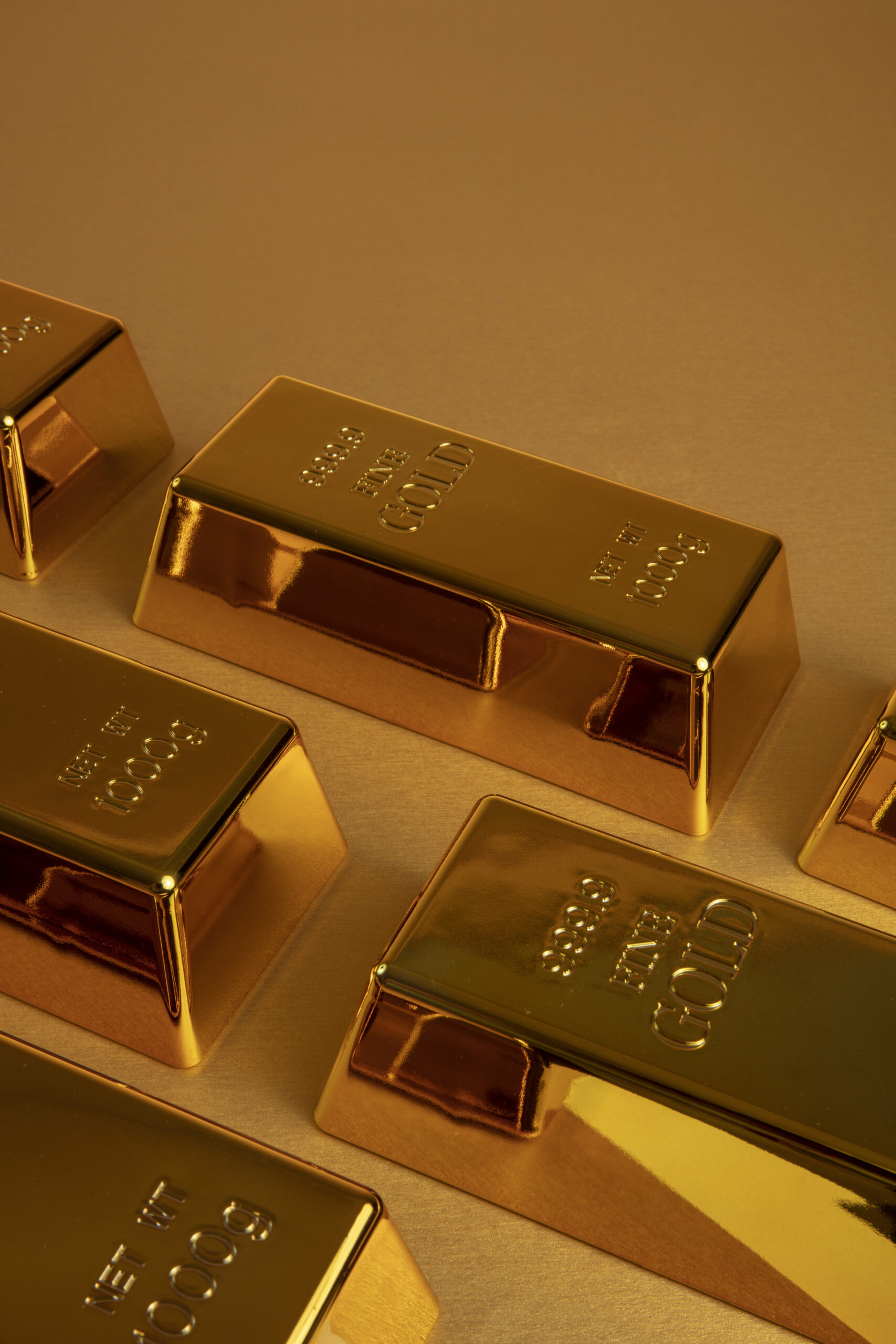 Global Gold Prices Surge Amid Economic Uncertainty