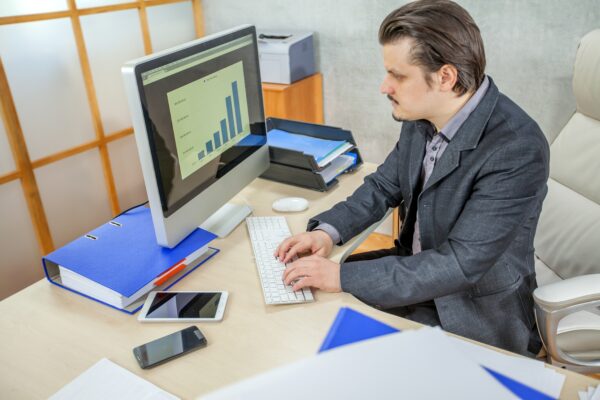 IT Unemployment Declines in April, but AI Skills Now a Must-Have in a Shrinking Tech Job Market